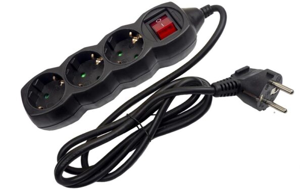 Prelungitor 3prize1.5m Entac negru cu intrerupator